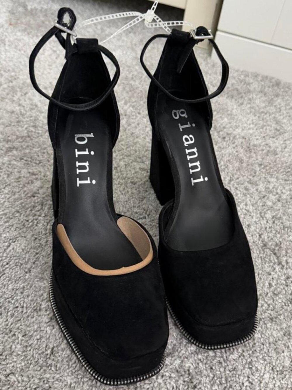Gianni Bini Women's Black Courts